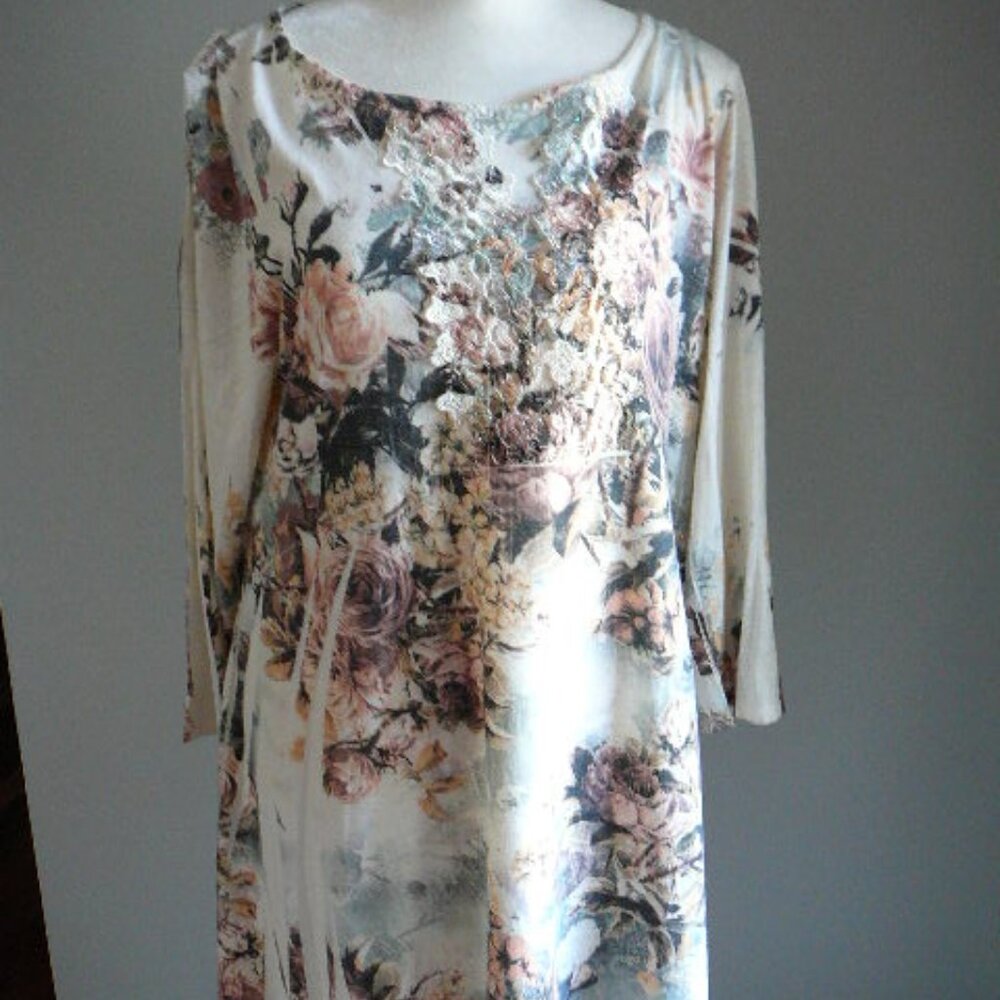 Cal Style Long Sleeve Cream Rose Gray Sequin Lace Floral Blouse Angle Hem-Large